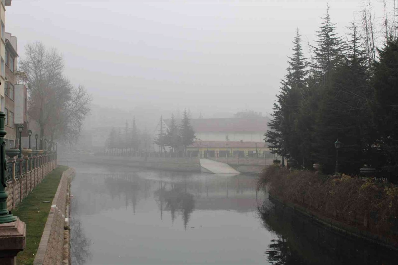 Eskişehir’de sis kartpostallık görüntüler oluşturdu