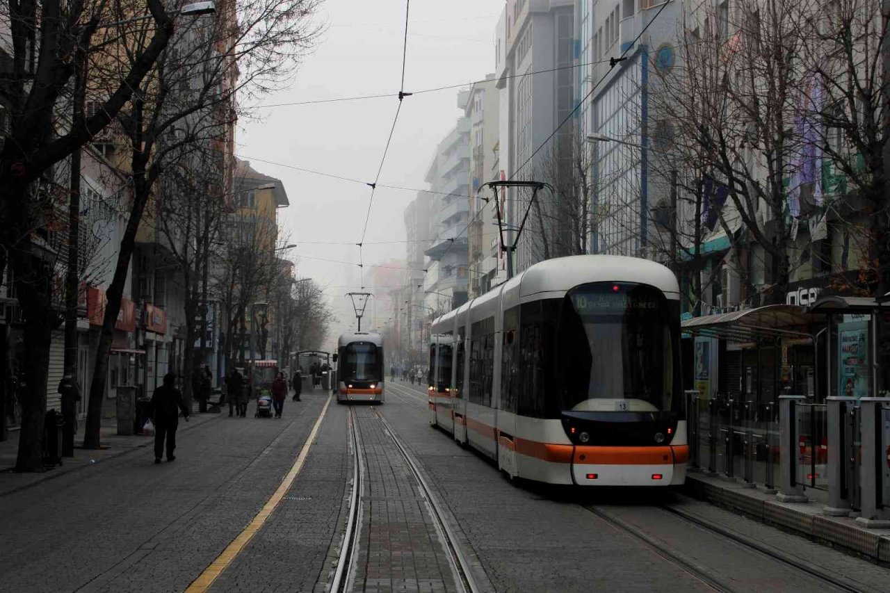 Eskişehir’de sis kartpostallık görüntüler oluşturdu