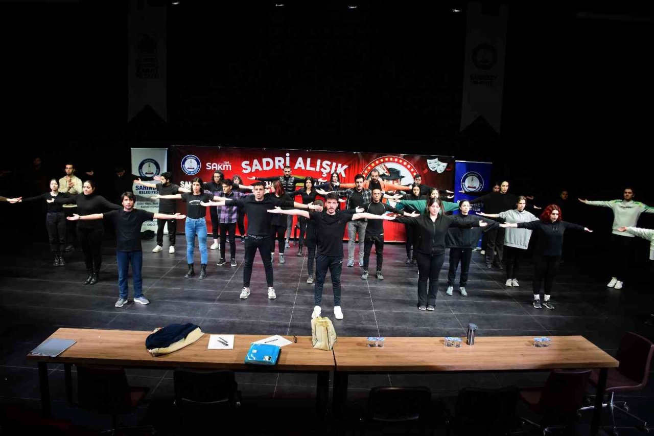 Geleceğin tiyatrocuları seçildi