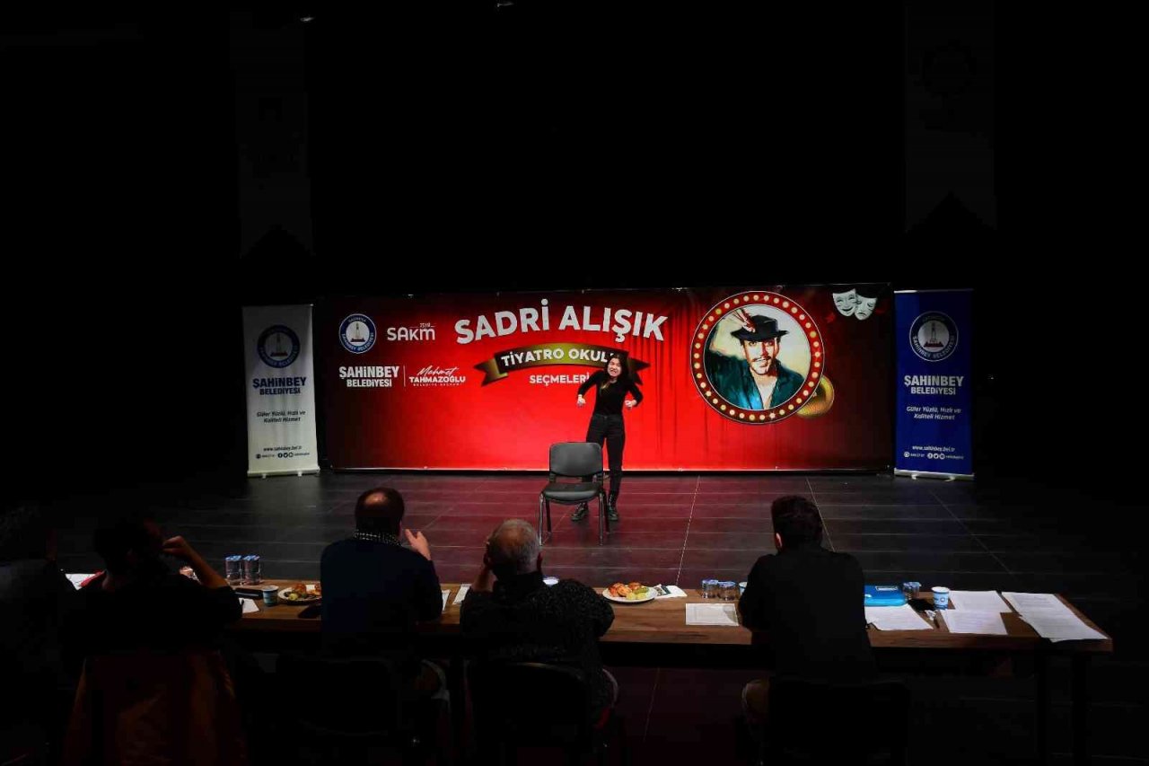 Geleceğin tiyatrocuları seçildi