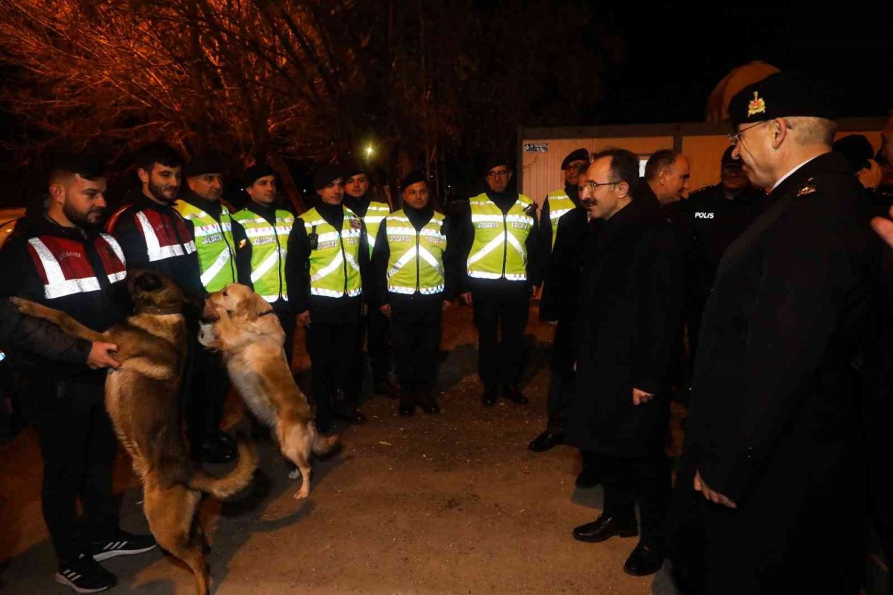 İçişleri Bakan Yardımcısı Çataklı, Konya’da yeni yılda emniyet ve jandarma personeli ile bir araya geldi
