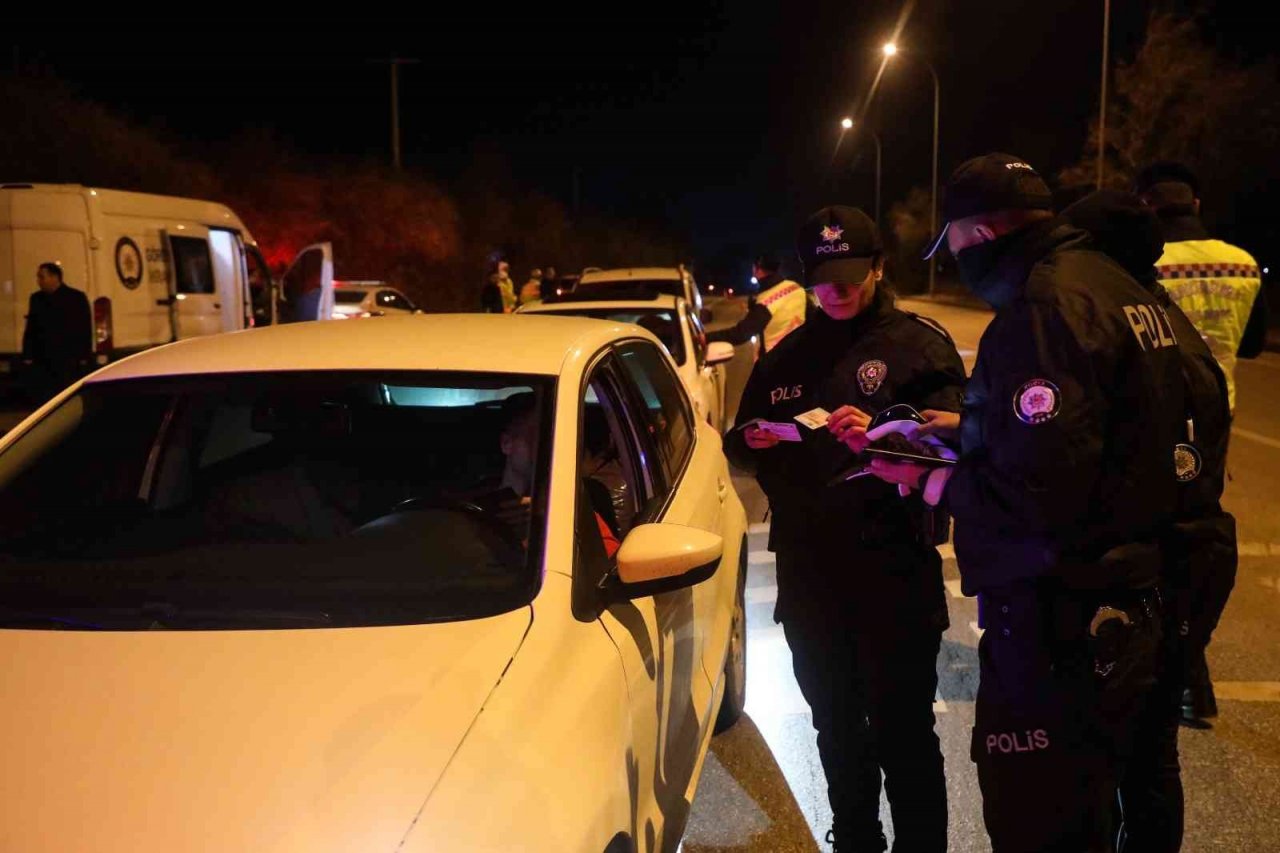 İçişleri Bakan Yardımcısı Çataklı, Konya’da yeni yılda emniyet ve jandarma personeli ile bir araya geldi