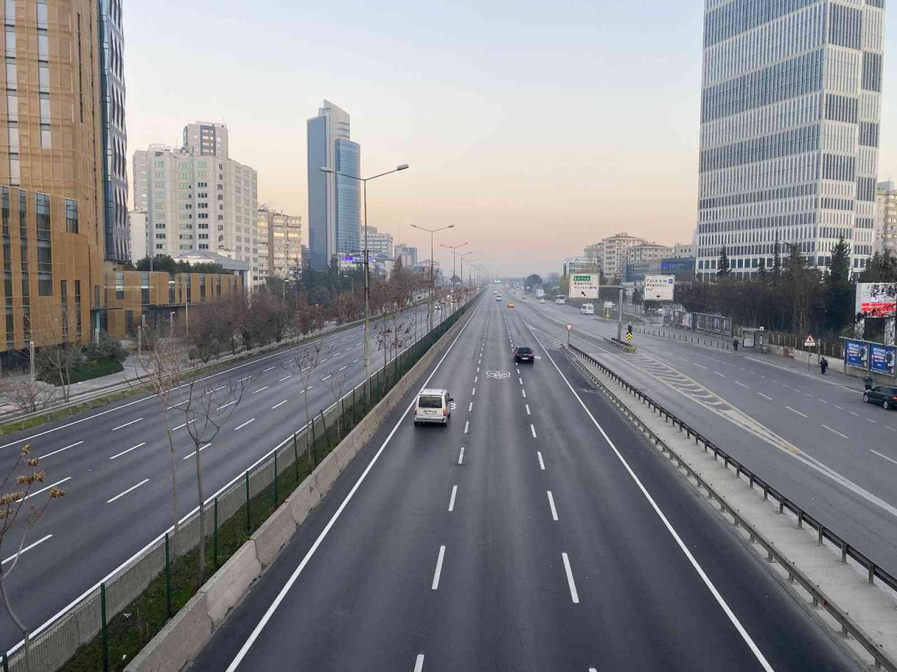 Yılın ilk günü İstanbul’da yollar bomboş