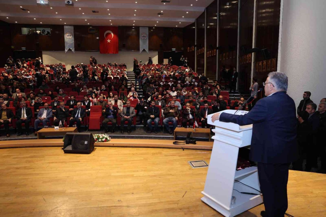 Başkan Büyükkılıç, Kuran-I Kerim’i Güzel Okuma Yarışması’nda gençlerle buluştu