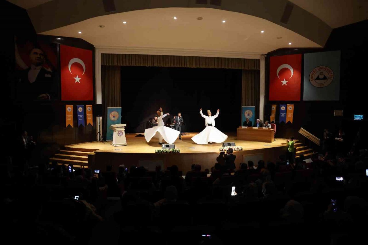 Başkan Büyükkılıç, Kuran-I Kerim’i Güzel Okuma Yarışması’nda gençlerle buluştu