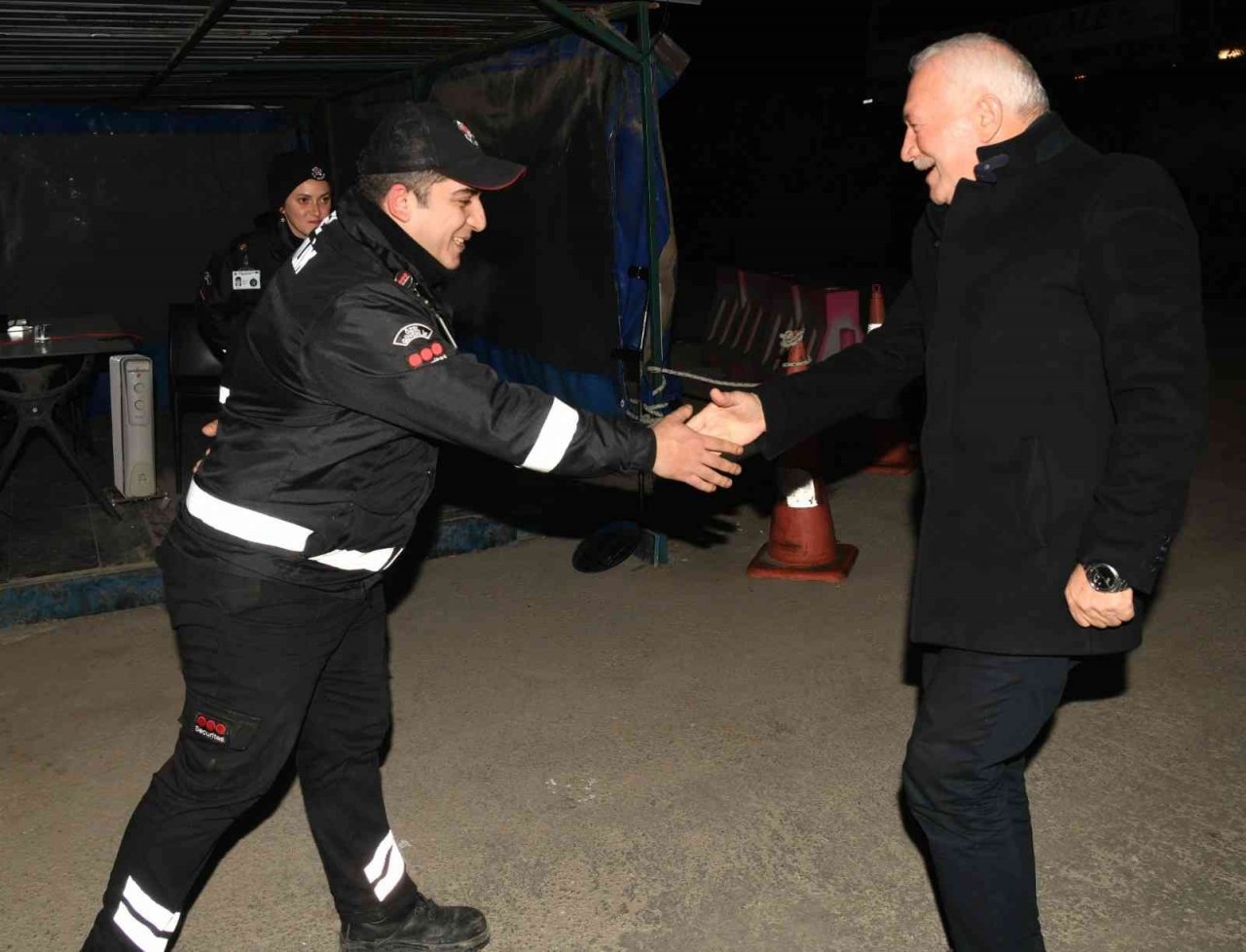 Başkan Yılmaz, yeni yıl gecesinde kurum ziyaretleri yaptı