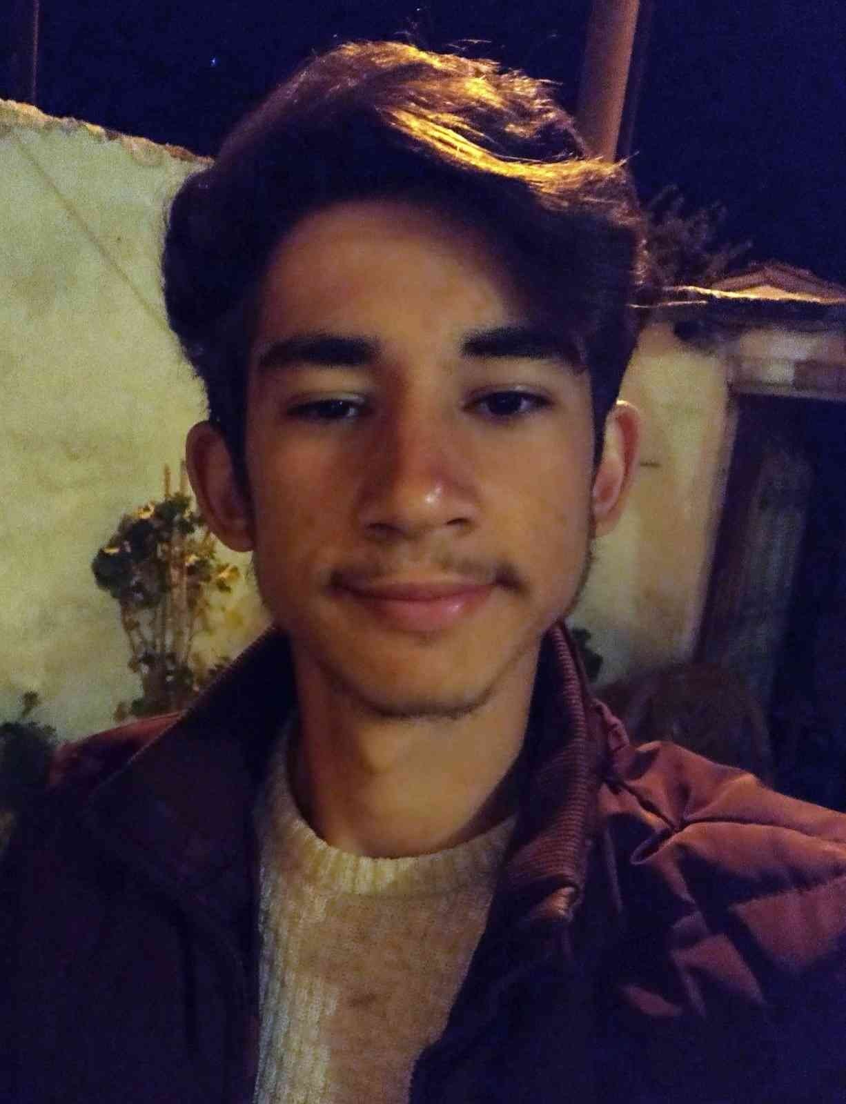 Manisa’da yeni yılın ilk saatlerinde acı kaza: 1 ölü, 6 yaralı