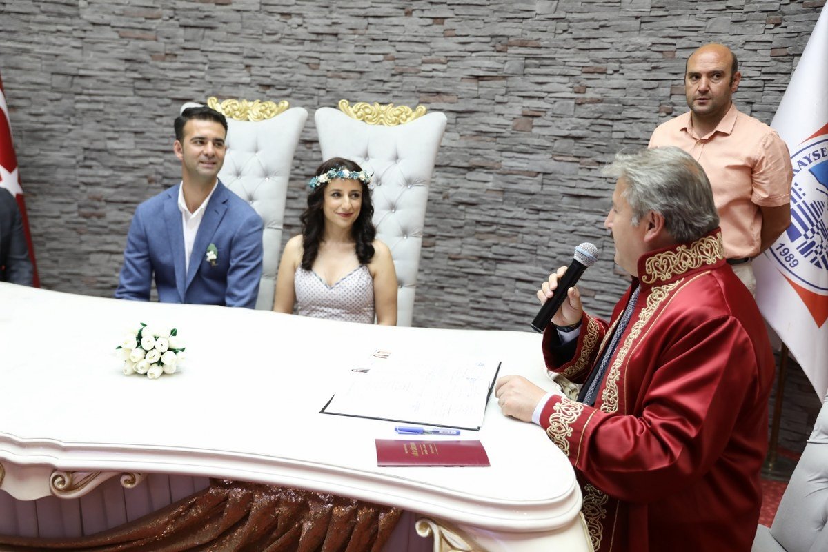 Melikgazi’de 2022 yılında 3 bin 978 çift “evet” dedi