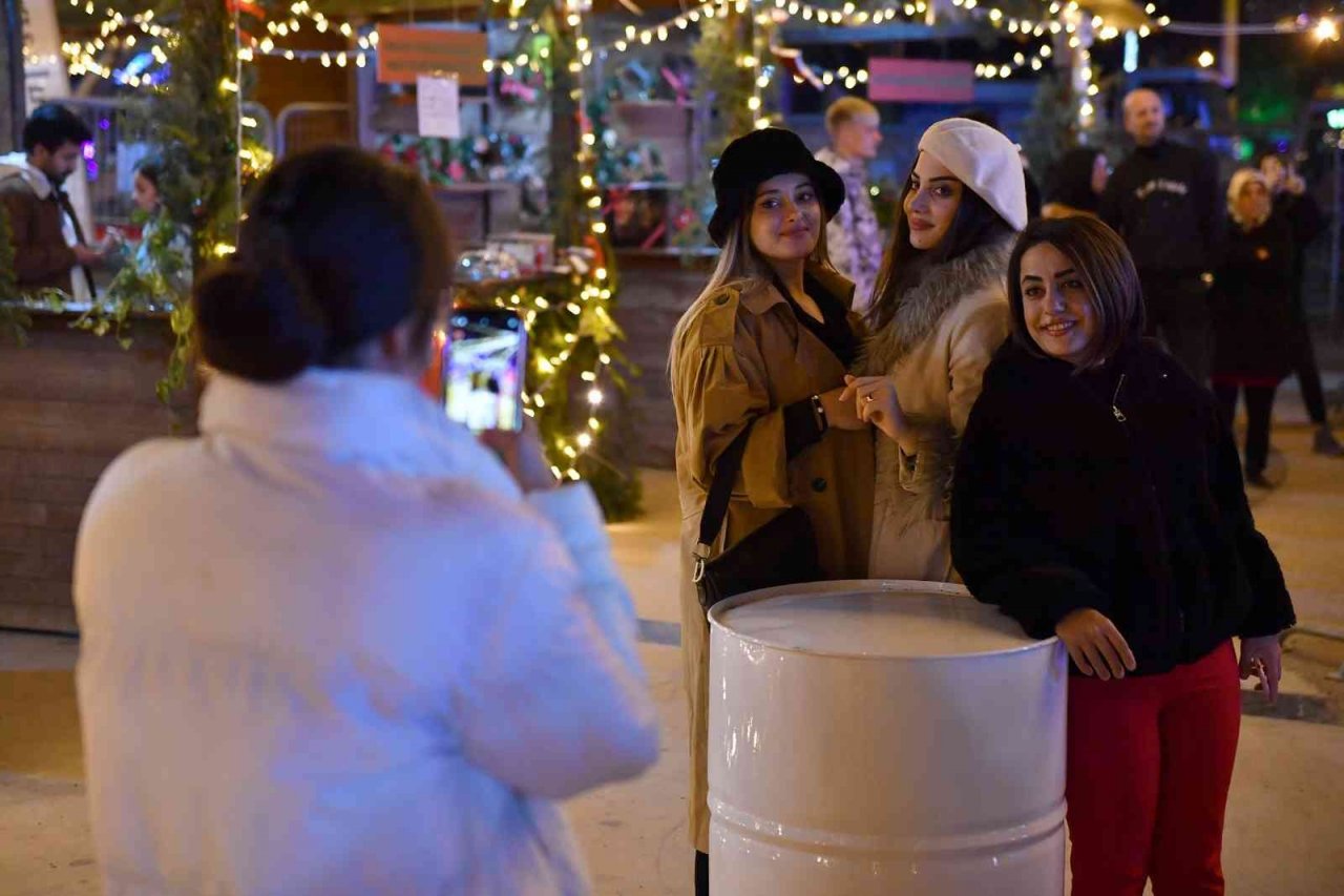 Betül Haydın ve Ozan Doğulu Mersinli hayranlarını coşturdu