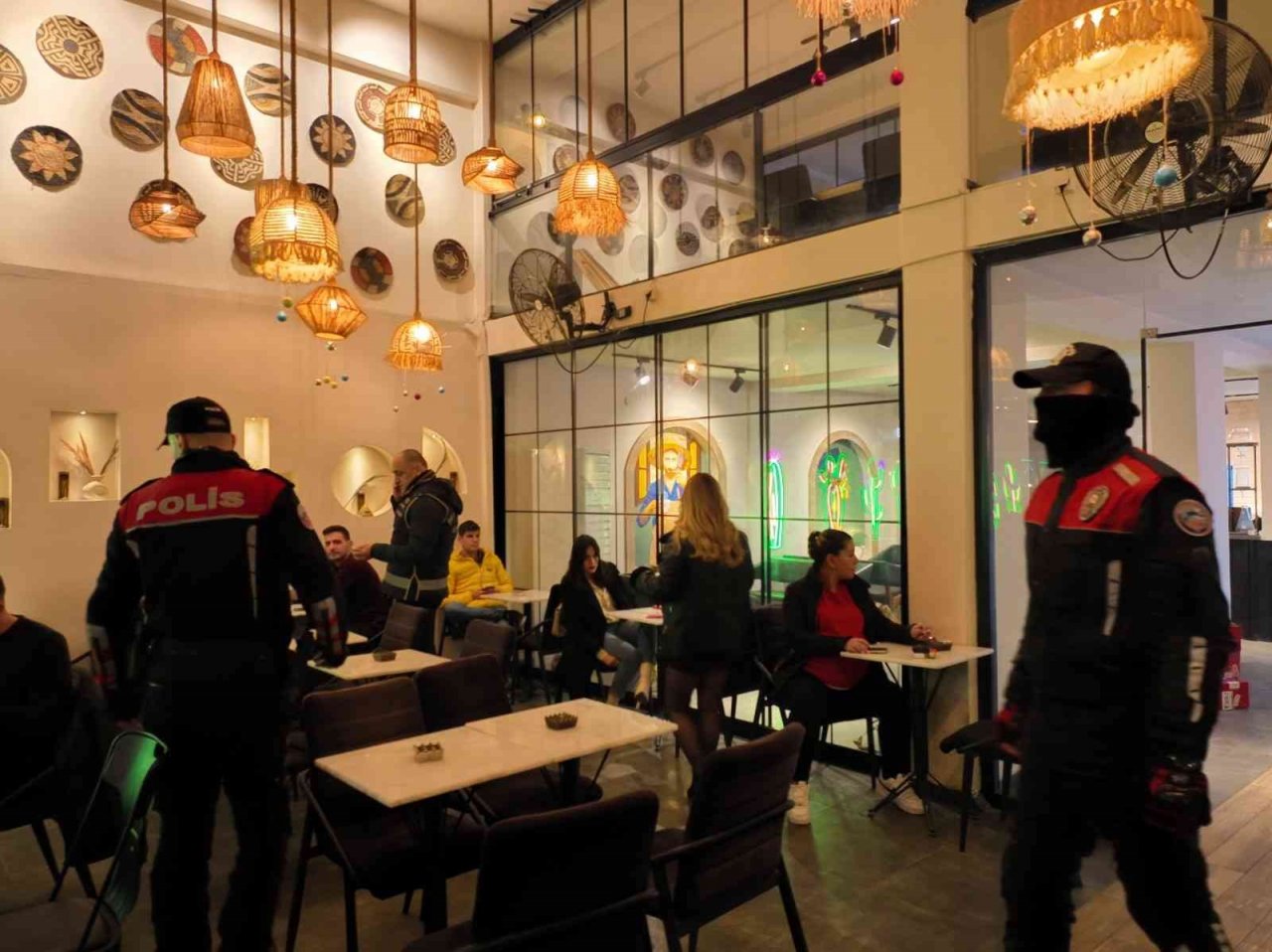 Nazilli emniyeti yeni yıl gecesi kuş uçurtmadı