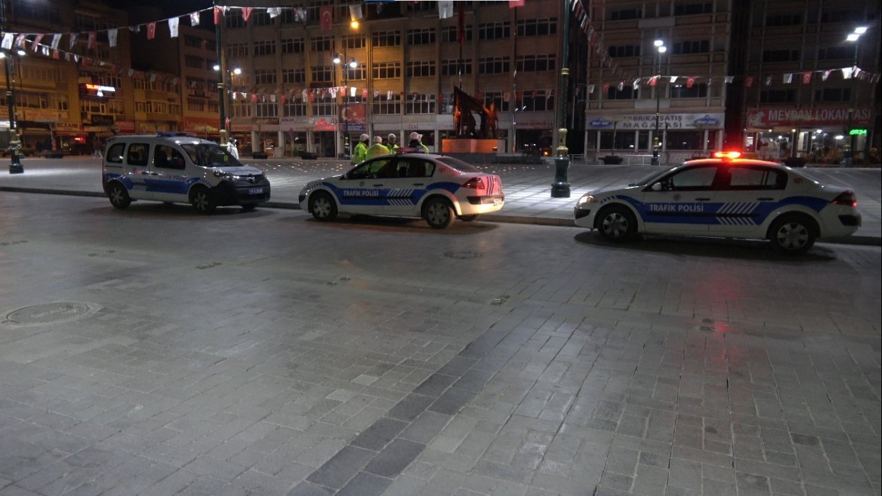 Burdur’da 2023 yılının ilk trafik cezasını yiyen sürücü: "Eşeklik ettik, keşke yürüyerek gitseydik"