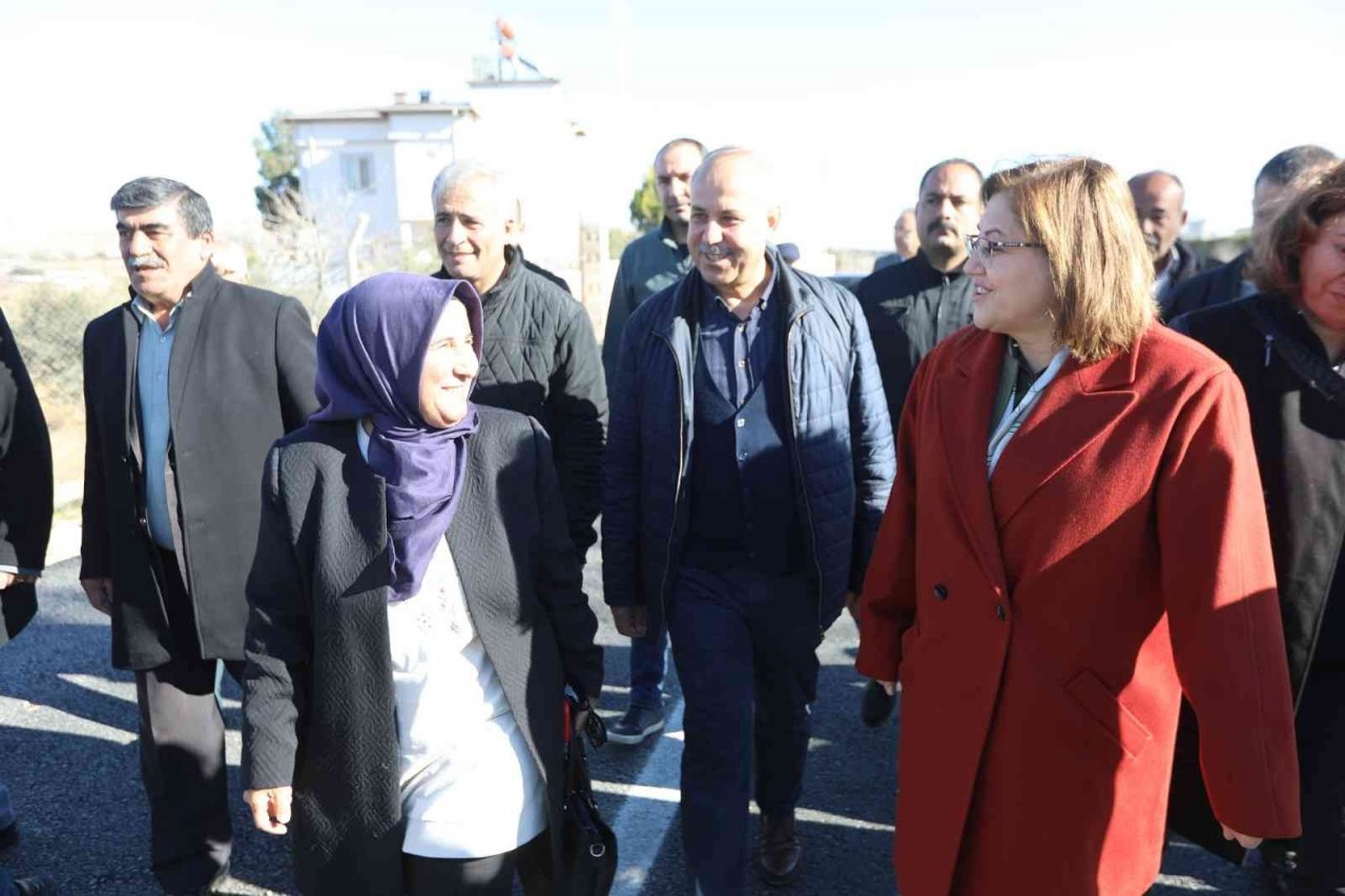 Şahin, yeni yılın ilk gününde trafiğe açılan yeni yolları inceledi