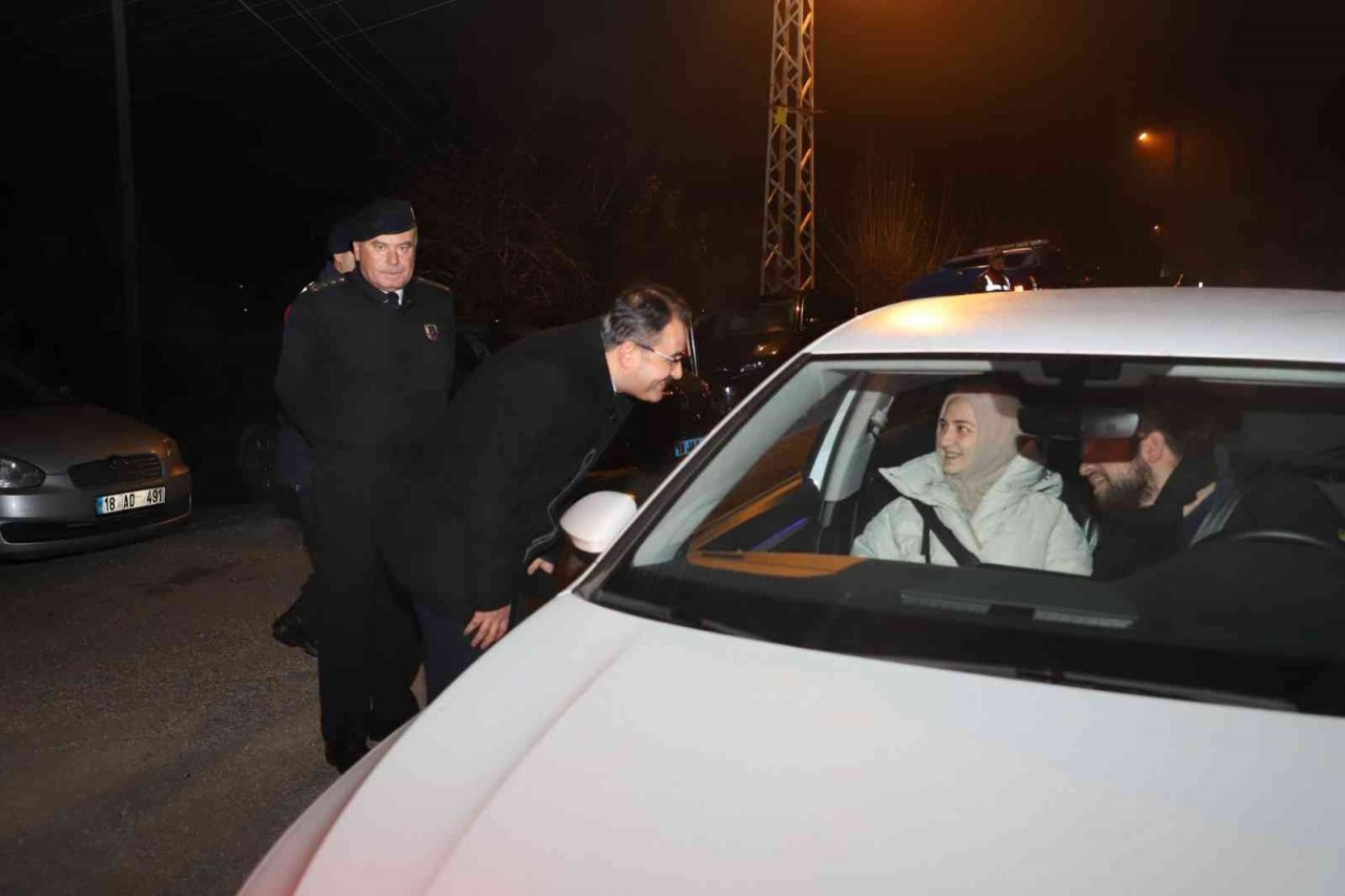 Vali Ayaz, yılbaşını denetimlerine katıldı