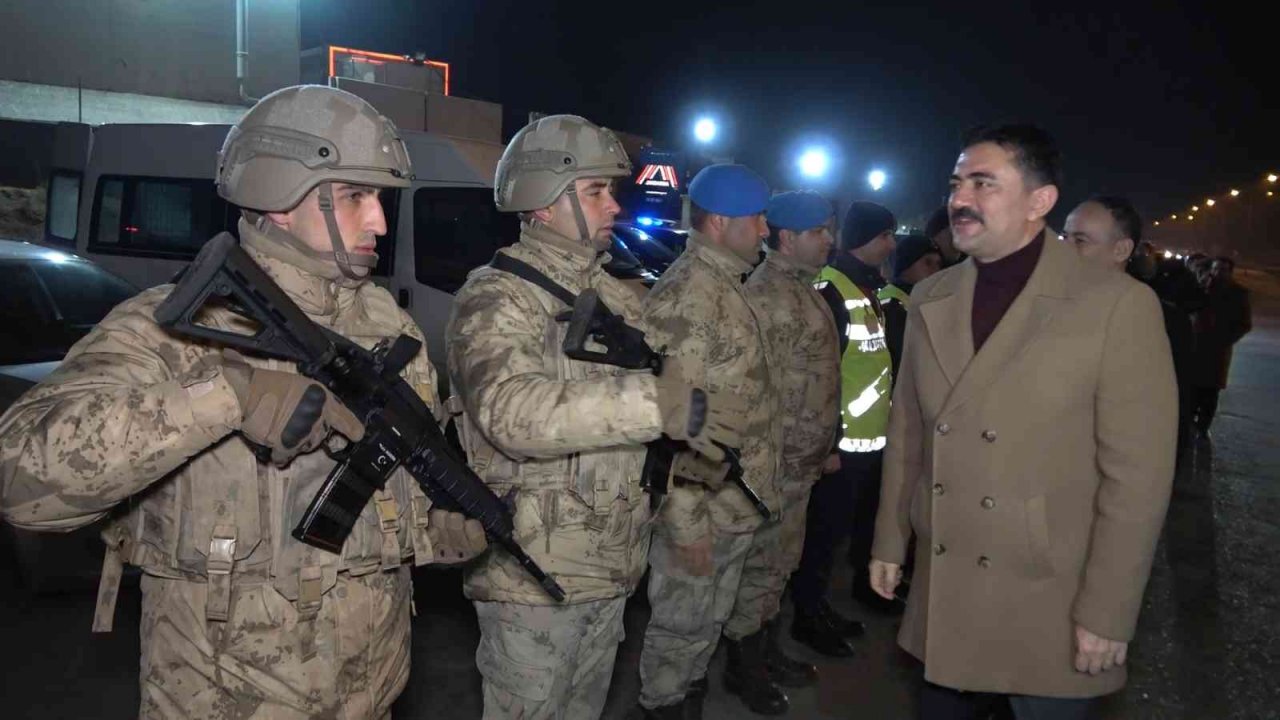 43 ilin geçiş güzergahında ’yılbaşı’ denetimi: Araçlar tek tek durduruldu