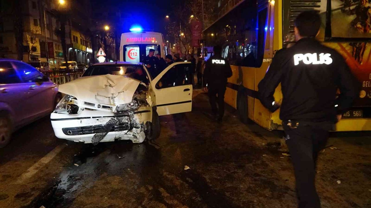 Yeni yıla kaza yaparak girdiler