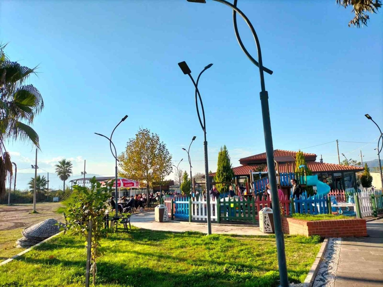 Yılın ilk günü Köyceğiz’de bahar havası yaşandı