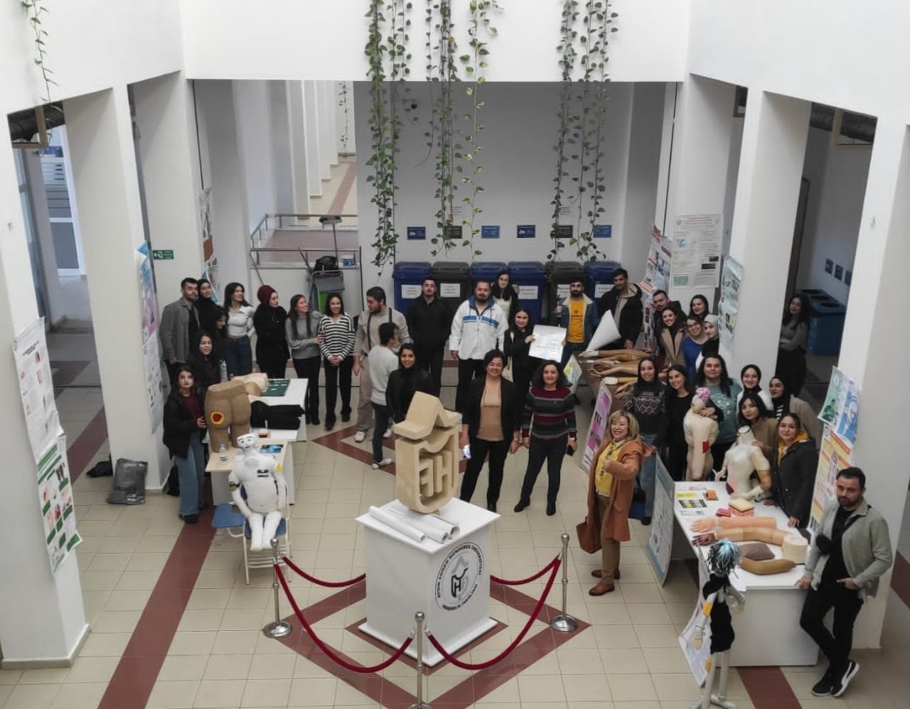 ADÜ Hemşirelik Fakültesi’nde sergi düzenlendi