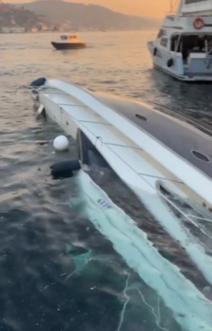 Bebek’te lüks tekne sulara gömüldü