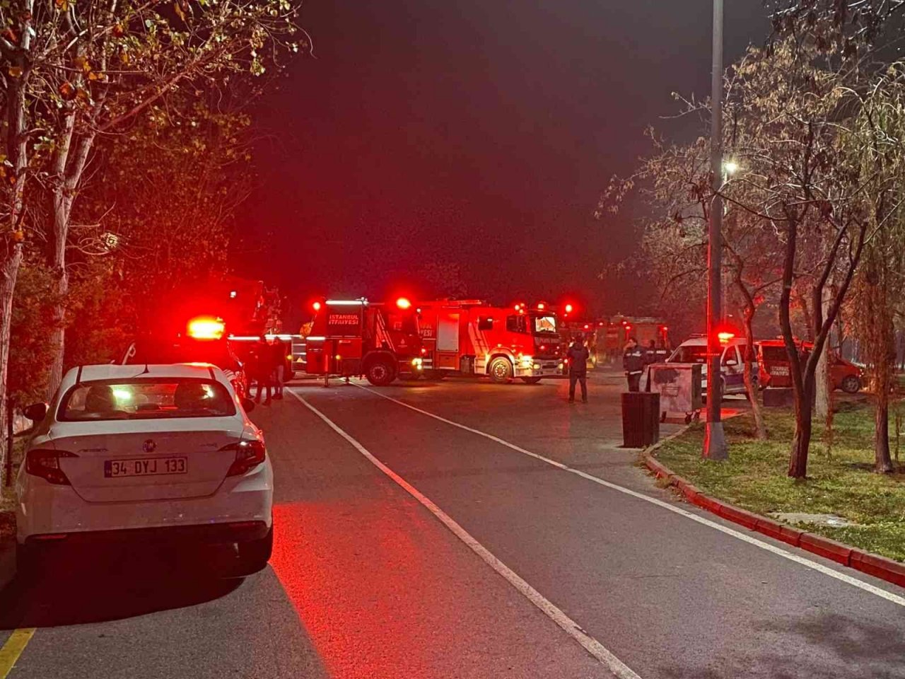 Caddebostan yat limanında tekneler alev alev yandı