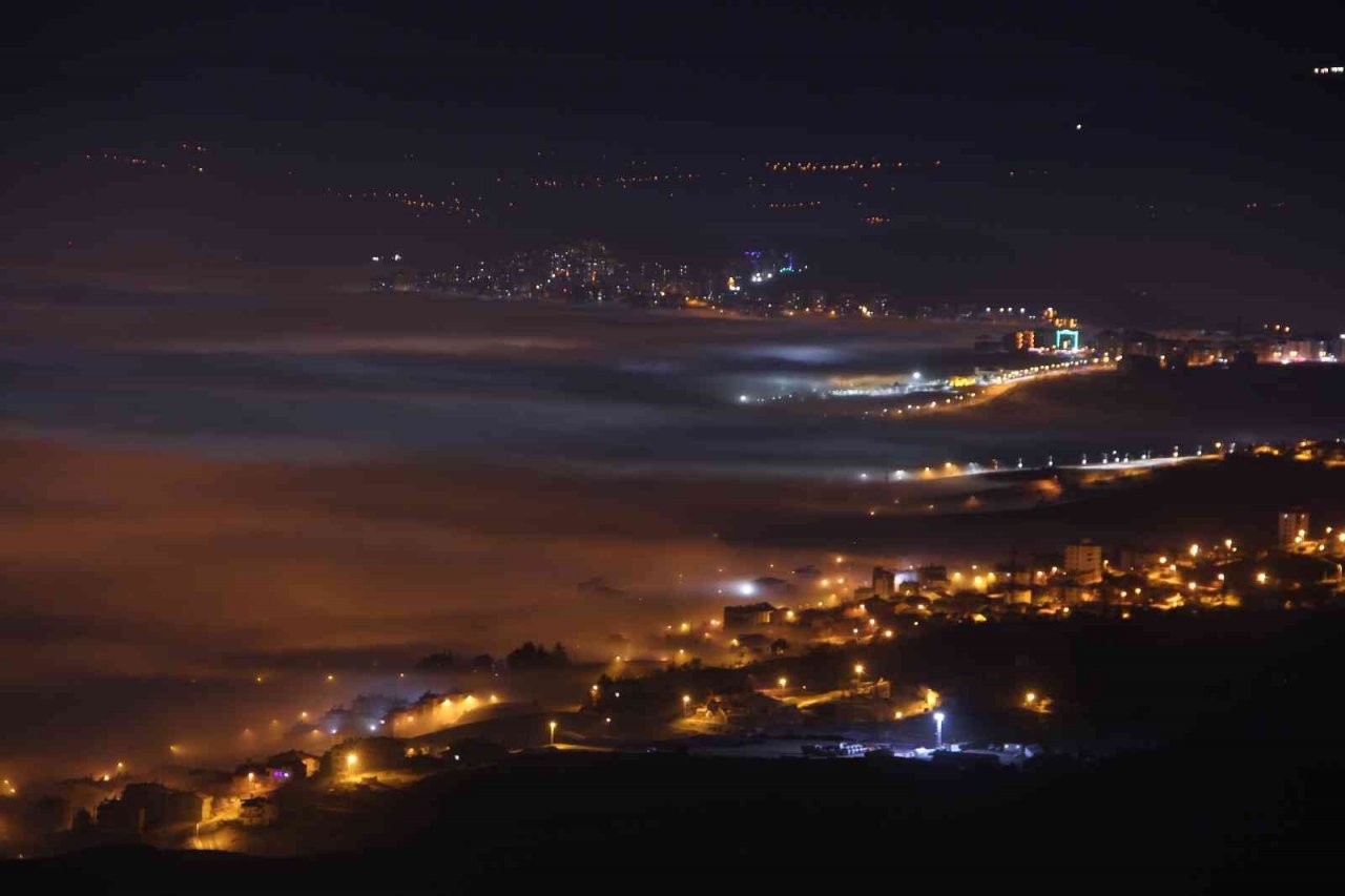 Elazığ’da sis ve şehir ışıklarının görsel şöleni
