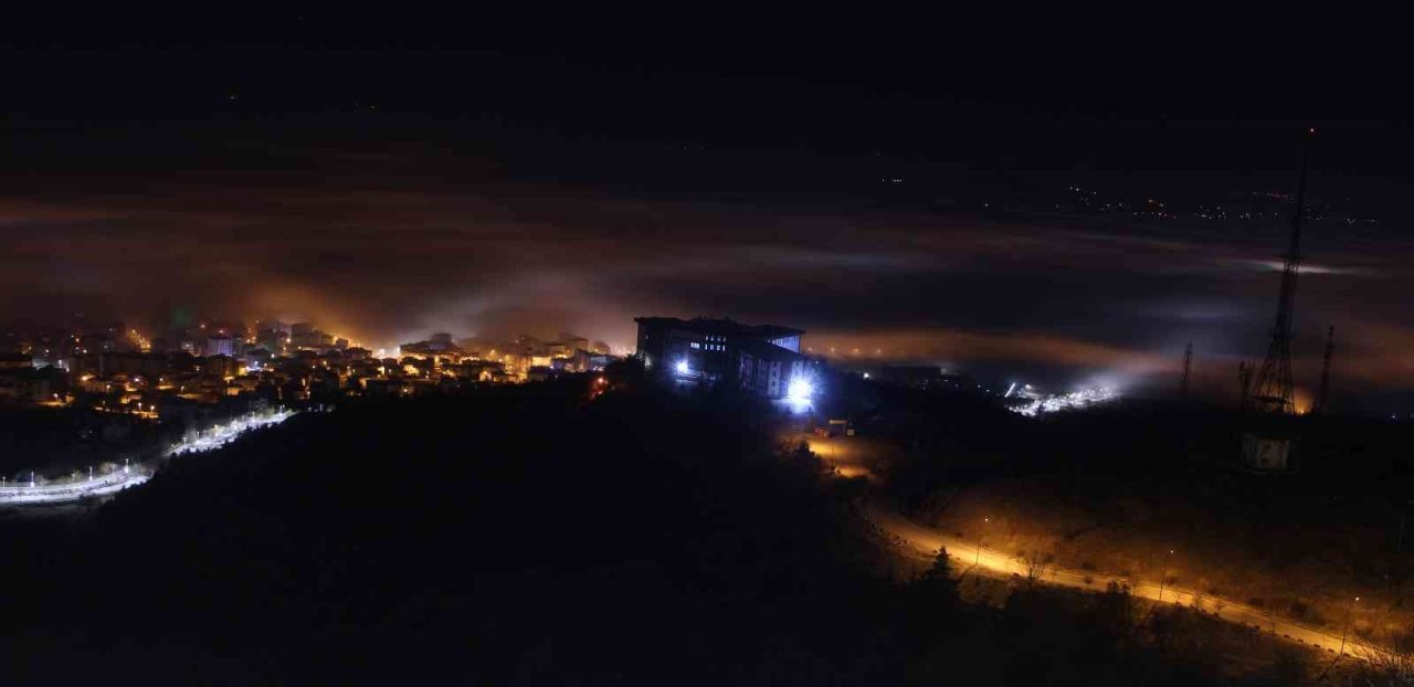 Elazığ’da sis ve şehir ışıklarının görsel şöleni
