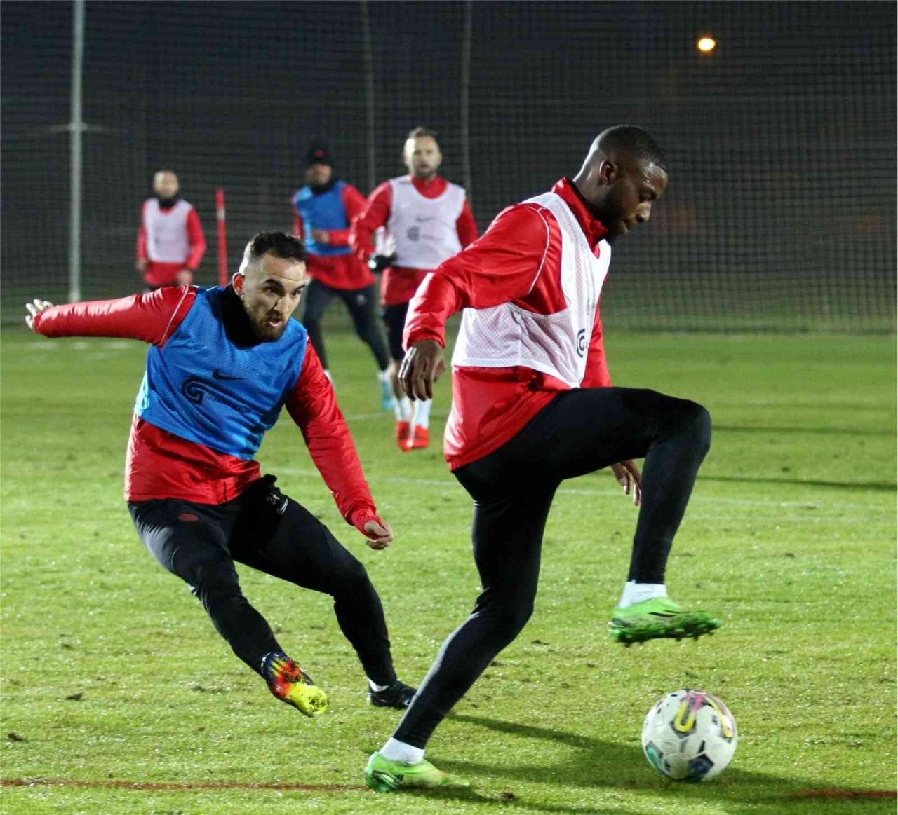 Antalyaspor ile Fenerbahçe 53. randevuda