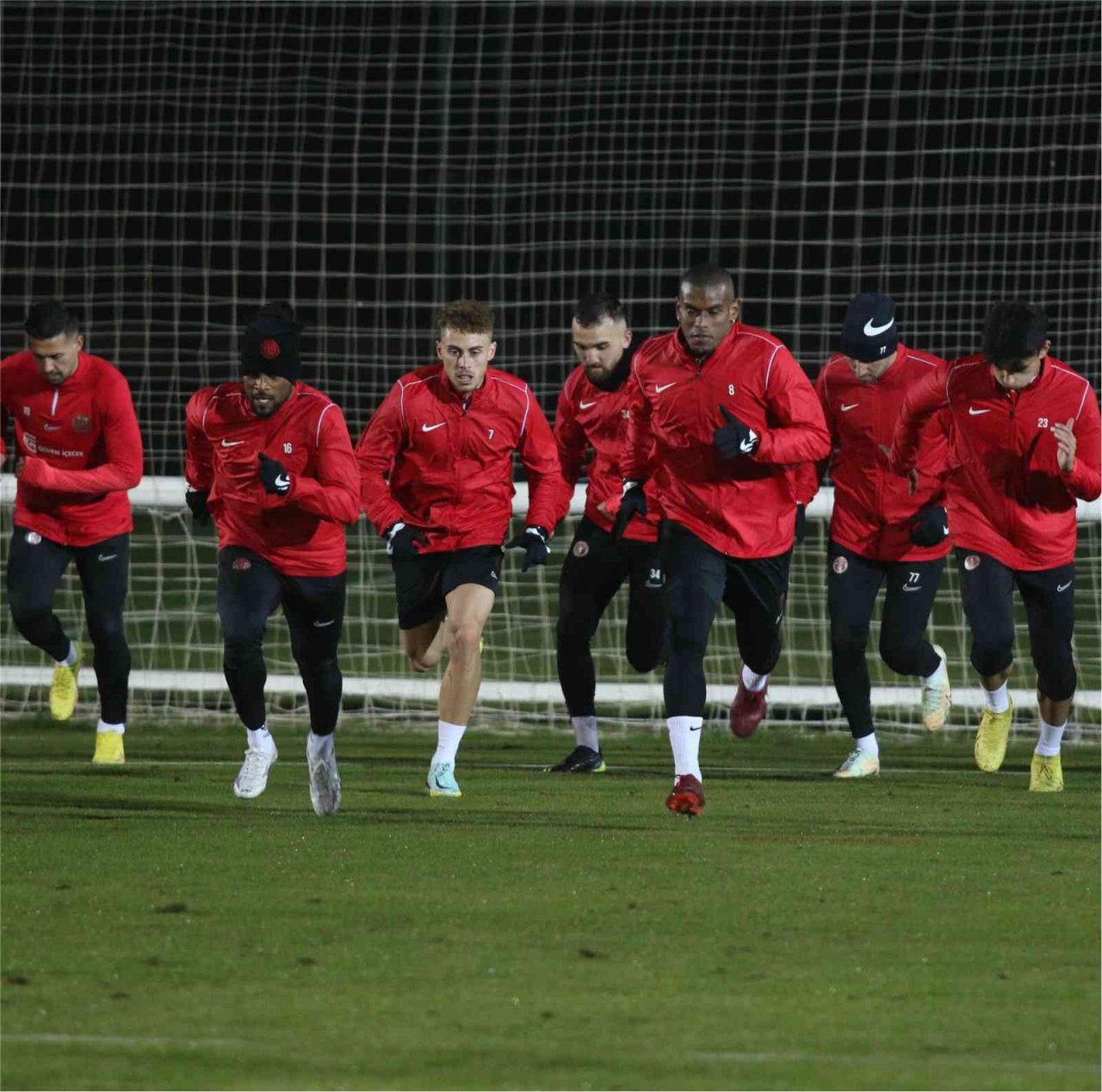 Antalyaspor ile Fenerbahçe 53. randevuda