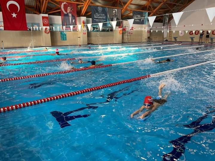 Yeni yılın ilk kulaçları Nazilli’de atıldı