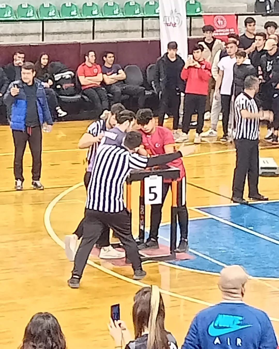 İhsaniye Anadolu Lisesi Okul Sporlarında başarıya doymuyor