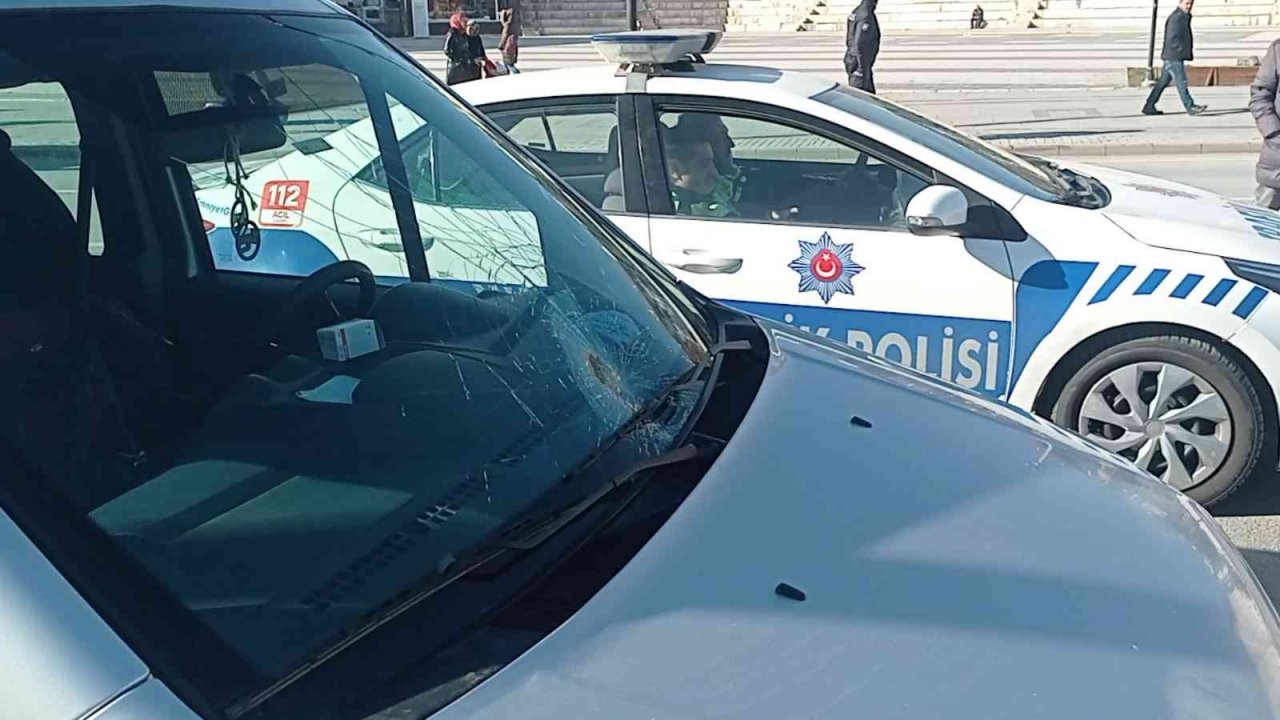 Sivas’ta aynı yerde kaza üstüne kaza, kazaların nedeni ise gereksiz merak