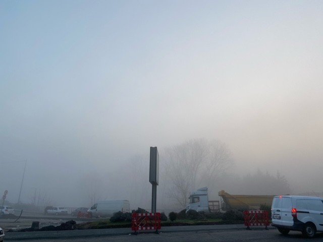 İstanbul sisli bir güne uyandı: Görüş mesafesi düşünce sürücüler zor anlar yaşadı