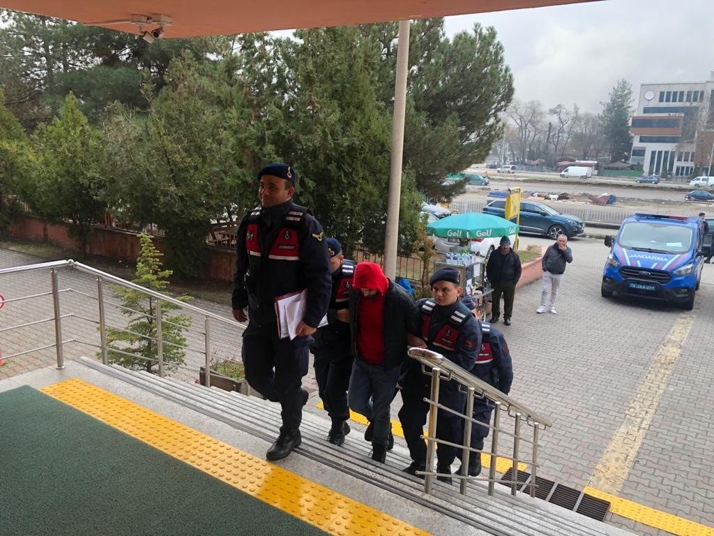 Cezaevinden çıktı, 5 gün sonra hırsızlıktan tutuklandı