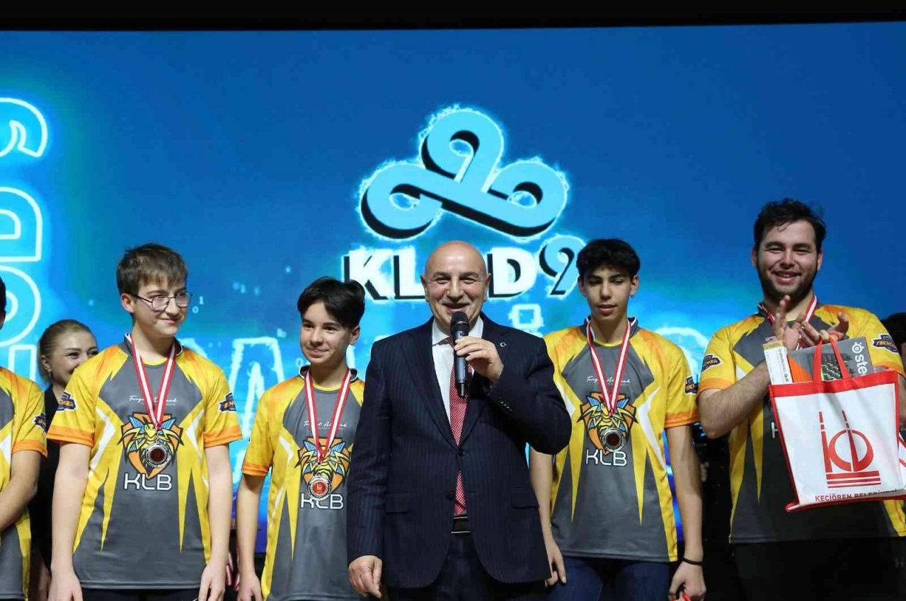 Keçiören Belediyesi tarafından Rob-Okul robot yarışması düzenlendi