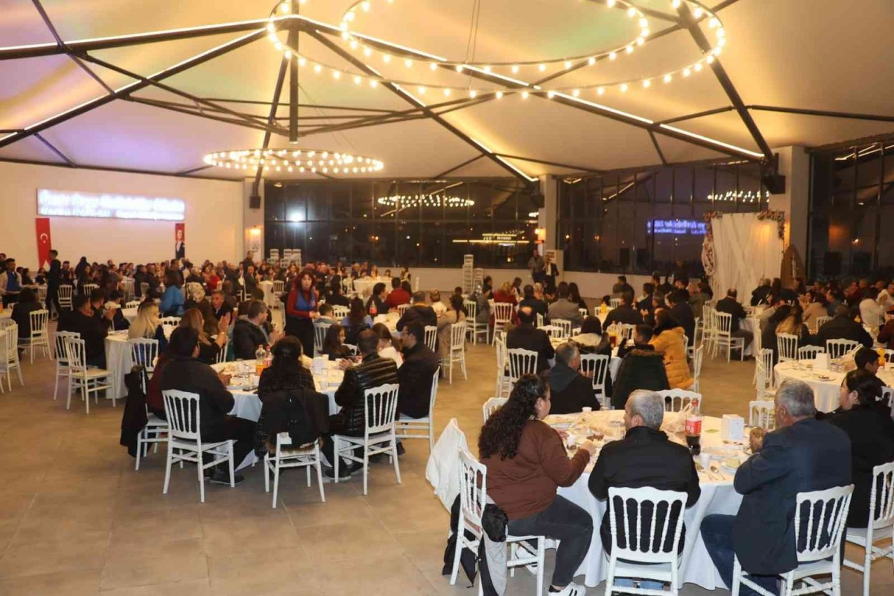 Başkan Kaplan, yeni yıl yemeğinde personeli ile buluştu