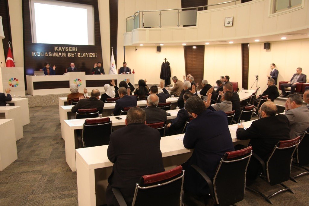 Başkan Çolakbayrakdar, yılın ilk meclisinde kentsel dönüşüm müjdesi verdi