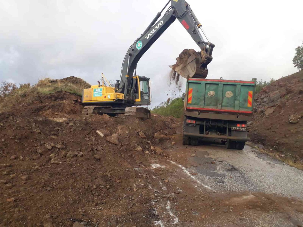 Demirci’de asfalt sezonu için hazırlıklar sürüyor