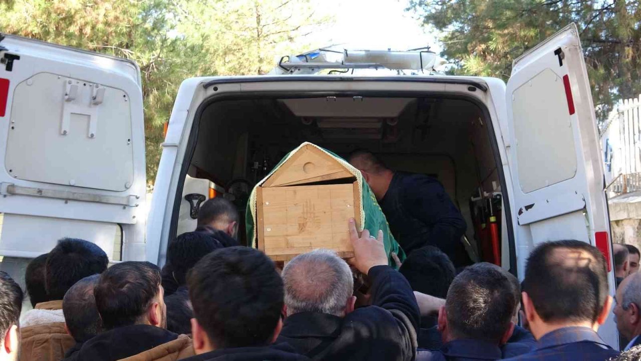 Mardin’de hayatını kaybeden 6 kişi gözyaşları arasında defnedilmeye başlandı