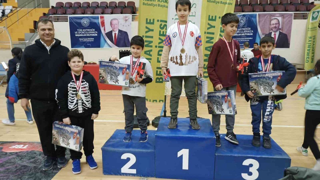 Satranç turnuvasında 243 sporcu yarıştı