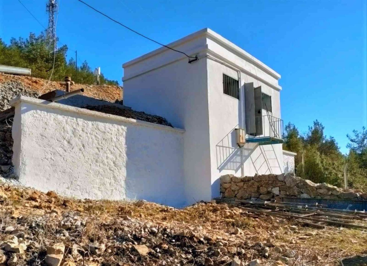 Ula’da içme suyu depolarını yeniliyor