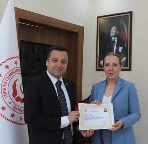 Vali Orhan Tavlı’dan Aile ve Sosyal Hizmetler personellerine başarı belgesi