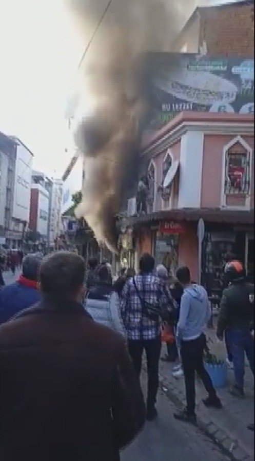 Nazilli’de 7 kişinin öldüğü restoranı işleten şahsın çocukları gazetecilere saldırdı