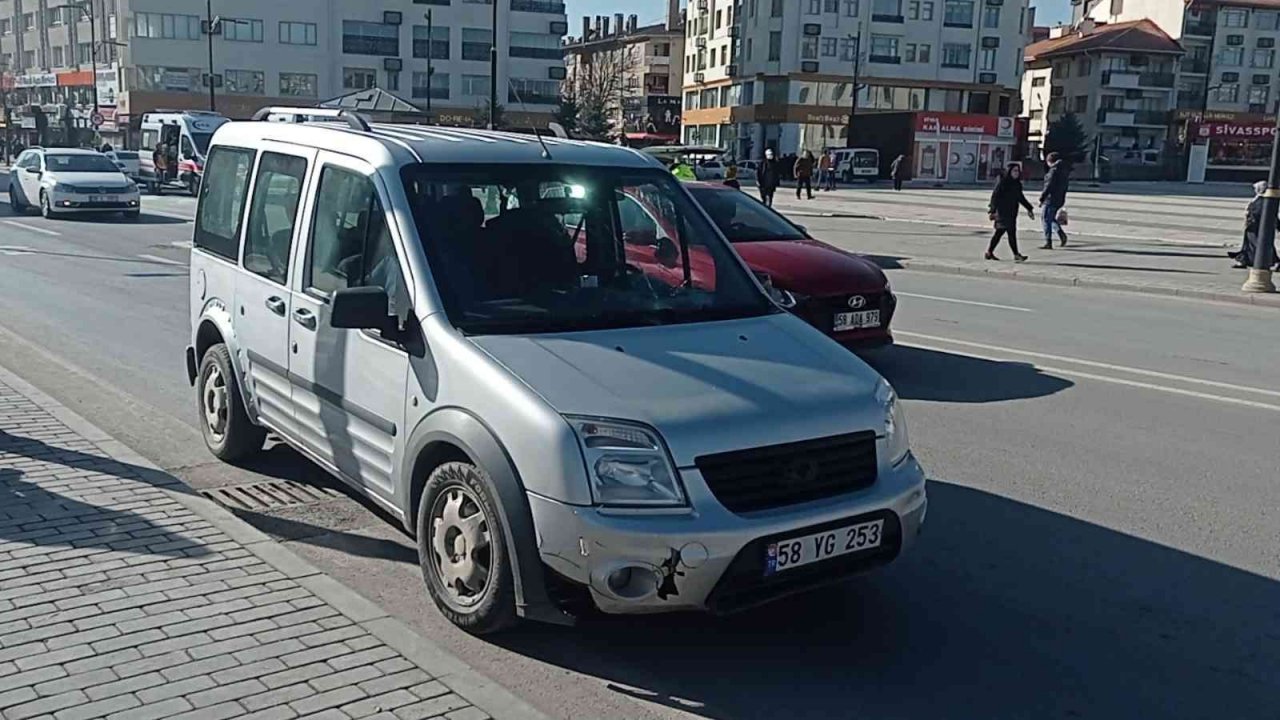 Sivas’ta aynı yerde kaza üstüne kaza, kazaların nedeni ise gereksiz merak