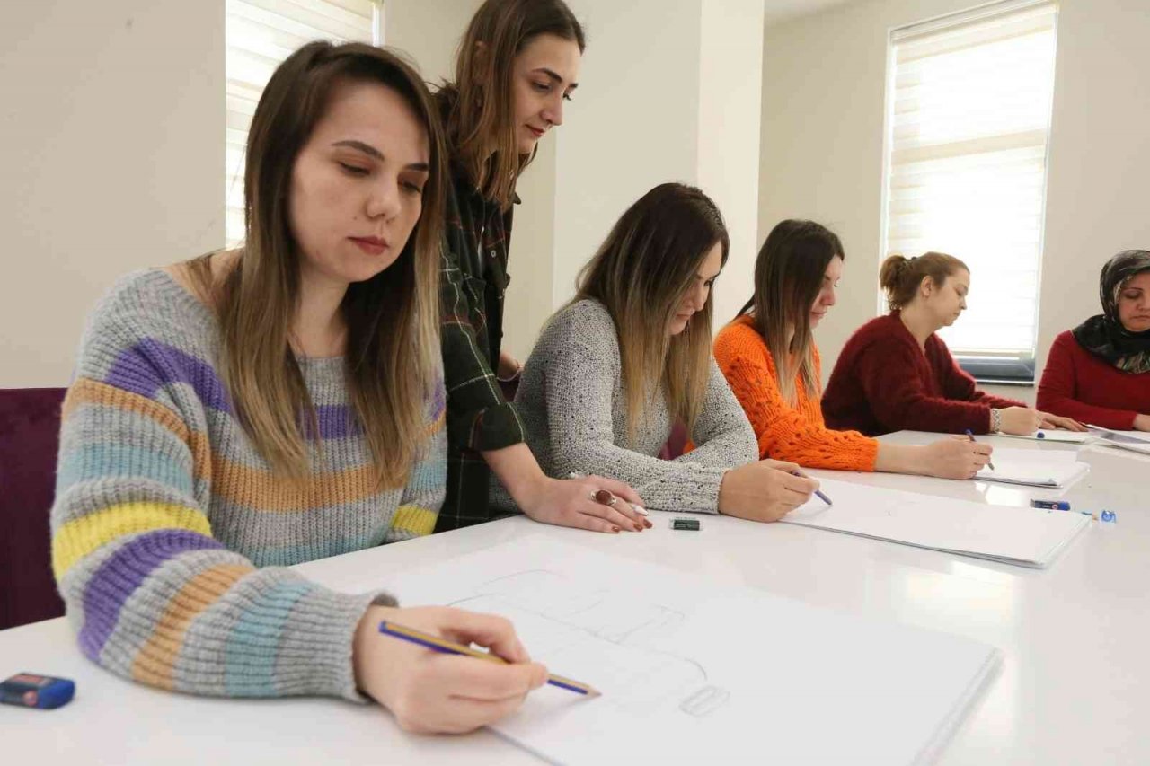 Su-Mekan’da kadınlar, 8 Atölye 15 farklı branşta eğitim alıyor