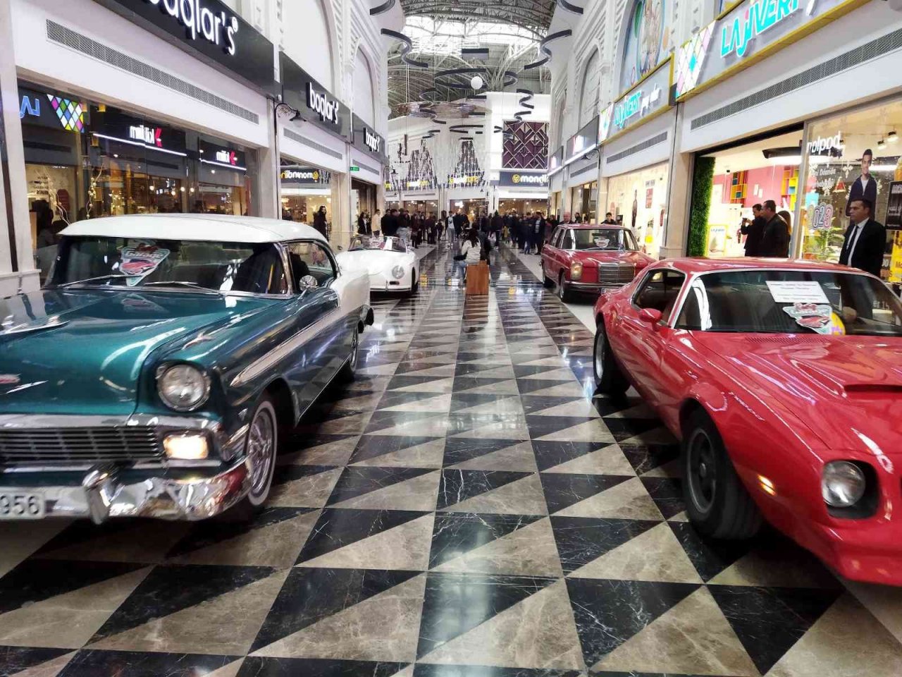 Klasik tutkunları modern KUMSMALL’da buluştu