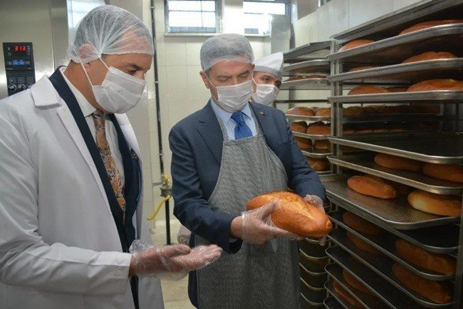 Uşak’ta ekmek satışı 3 farklı fiyattan yapılıyor