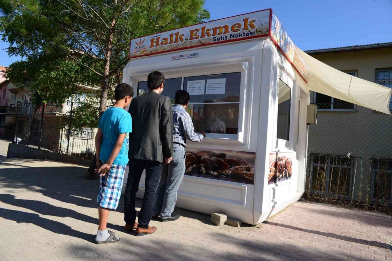 Uşak’ta ekmek satışı 3 farklı fiyattan yapılıyor