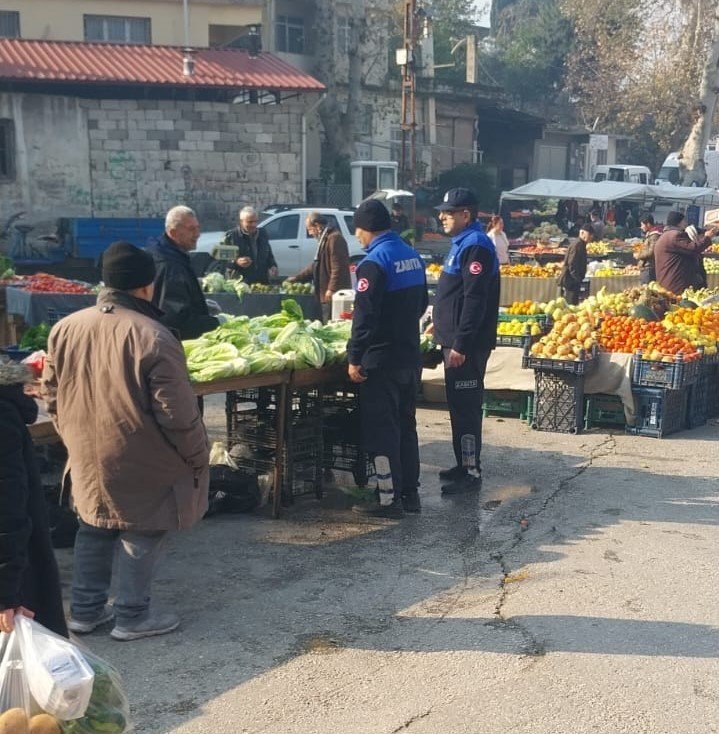 Zabıta pazarlarda fiyat denetimi yaptı