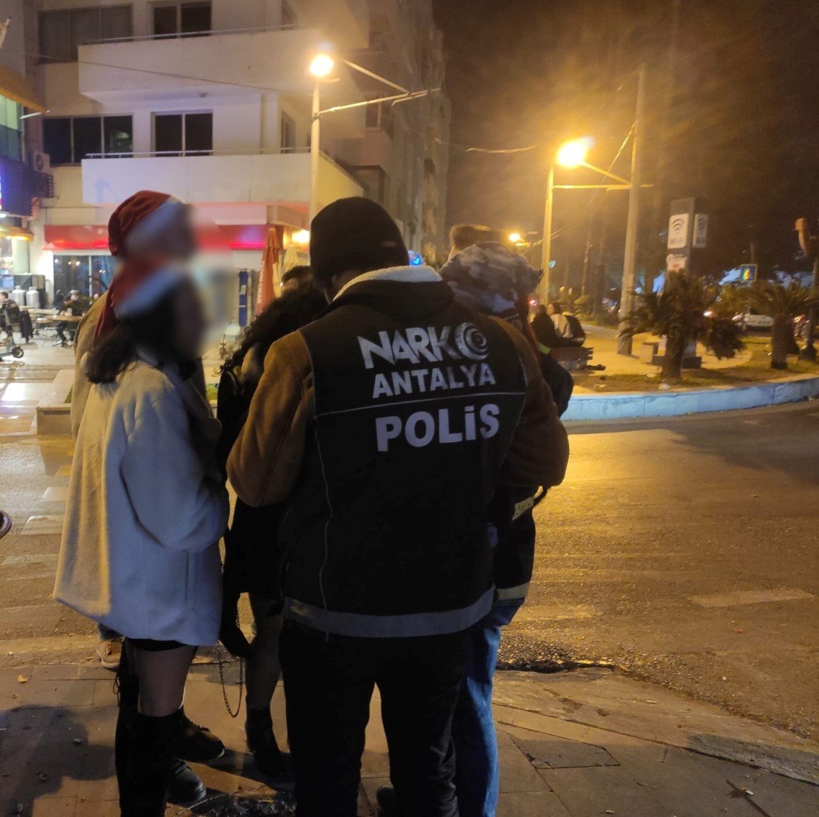 Mama kutusu içinde 5 kilogram uyuşturucu ele geçirildi