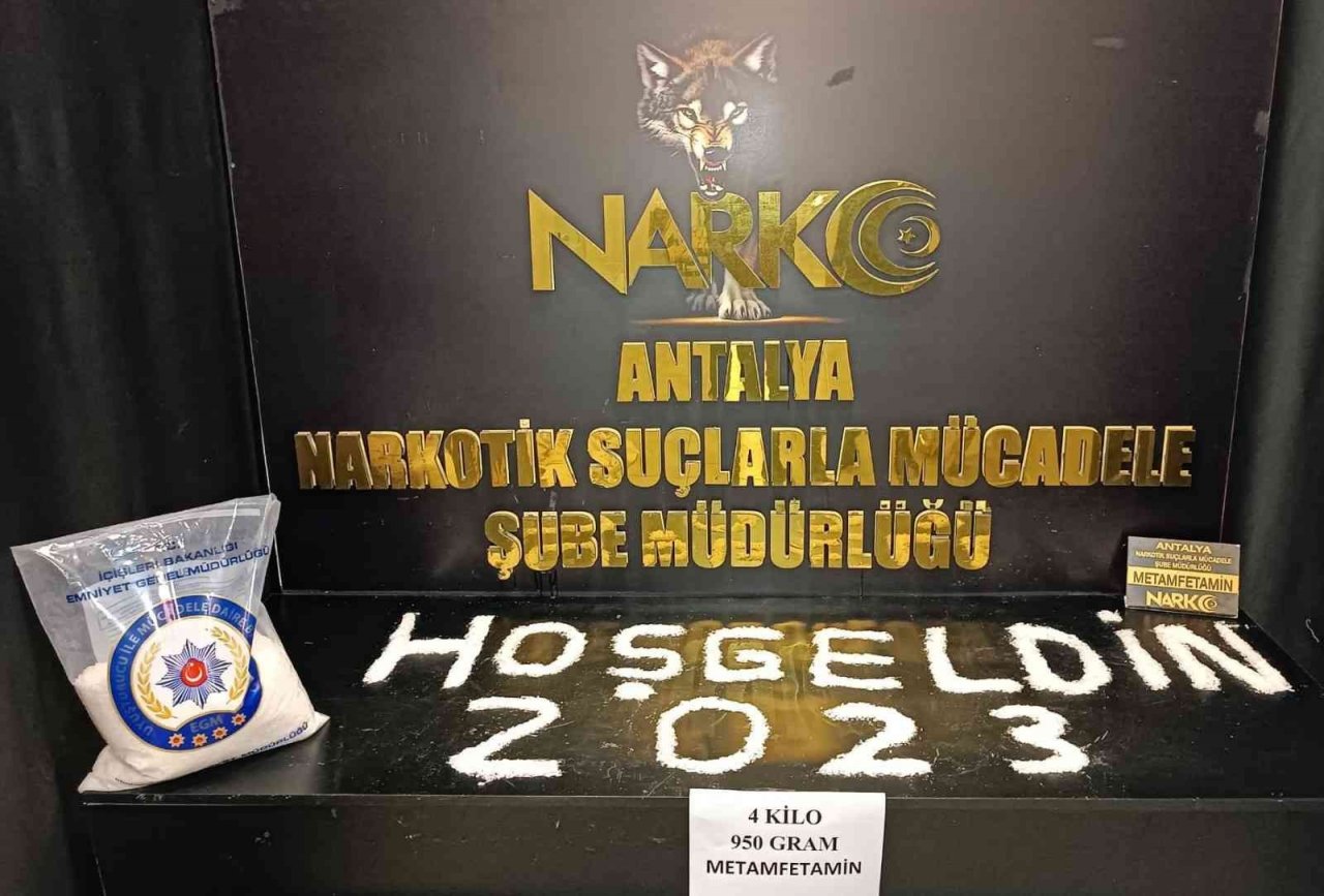 Mama kutusu içinde 5 kilogram uyuşturucu ele geçirildi