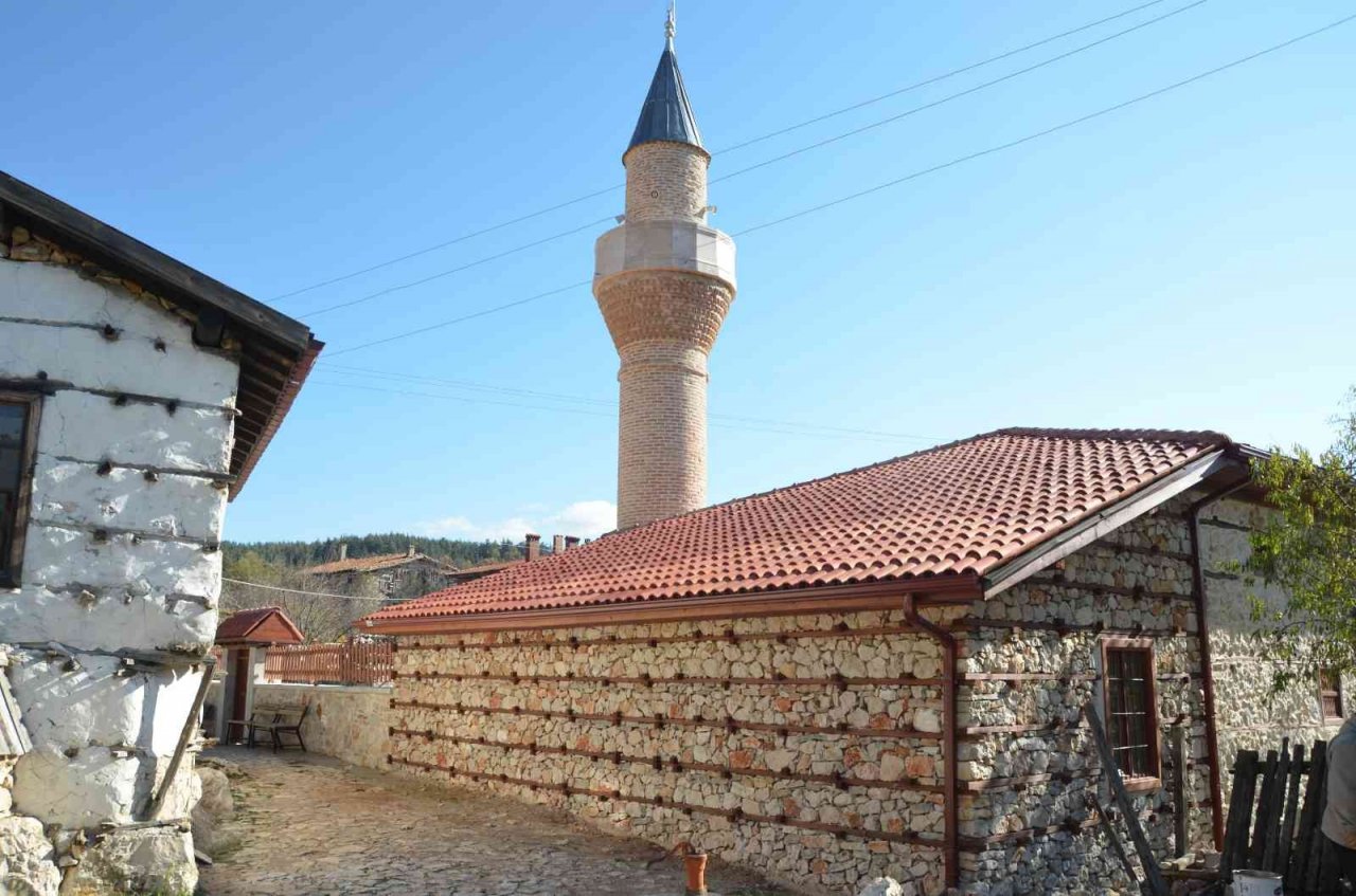 Terk edilmiş köye 1 yılda 80 bin ziyaretçi